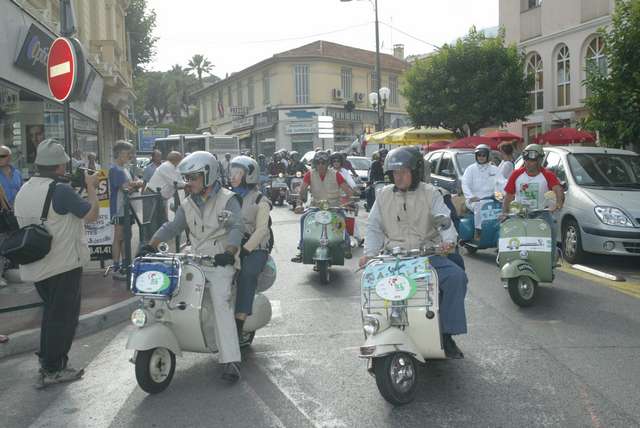 VESPAS ET BIKINIS146.JPG